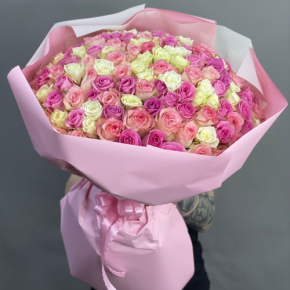 Букет из 151 кенийской розы микс (40 см) в Реутове