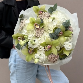 Букет "Эдем" из гортензии, орхидей, эустом, эвкалипта и озатамнуса в Реутове