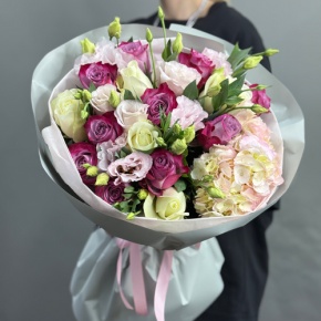 Букет из роз, гортензии и эустом в Реутове