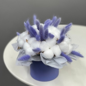 Композиция в шляпной коробке мини из хлопка и лагуруса в Реутове