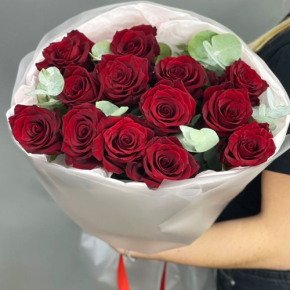 Букет из 13 роз Эквадор Эксплорер (60 см) в Реутове