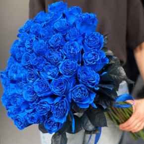 Букет из 51 синей розы Эквадор под ленту (70 см) в Реутове