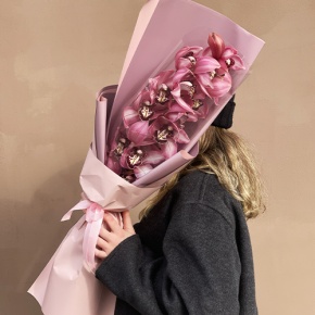 Букет из розовой орхидеи в Реутове