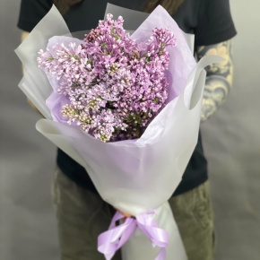 Букет из 9 веток ароматной сирени в Реутове