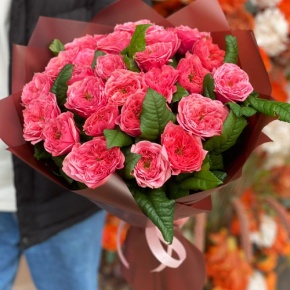 Букет из 25 махровых пионовидных роз Риджентс парк  (60 см) в Реутове