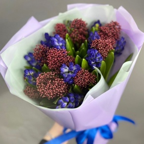 Букет "Твой яркий день" из гиацинтов и скиммии в Реутове