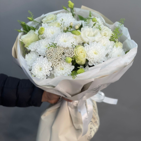 Букет "Меланхолия" из роз и хризантем в Реутове