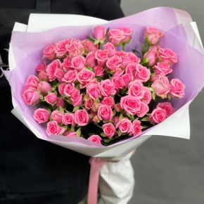 Букет "Рассвет принцессы" из 15 кустовых роз (50 см) в Реутове