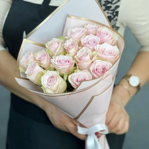 Букет из 15 пудровых роз Кения (40 см) в Реутове