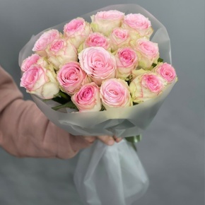 Букет из 17 роз Кения (40 см) в Реутове