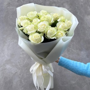 Букет "Умка" из 15 белых роз (50 см) в Реутове