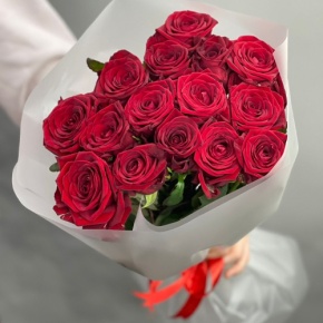 Букетик из 15 красных роз (60 см) в Реутове