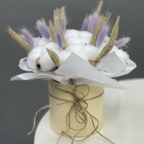 Композиция в шляпной коробке из хлопка, лагуруса и пшеницы (Сухоцвет) в Реутове