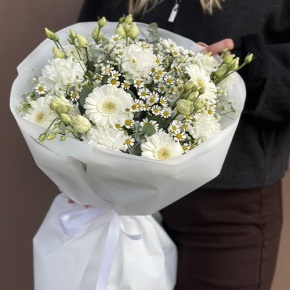 Букет "Вера и надежда" из ромашек, гербер, эвкалипта, диантусов и эустом в Реутове