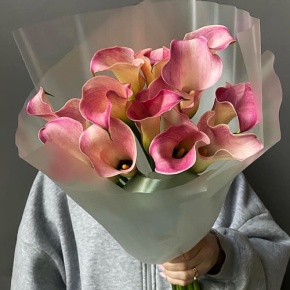 Букет из 13 нежных калл в Реутове