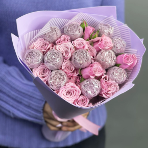 Букет из шоколадных пионов и кустовых роз в Реутове