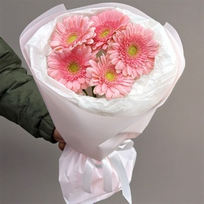 Букет из 5 розовых гербер мини в Реутове