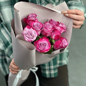 Букет "Сесилия" из 9 фиолетовых роз кения (40 см) в Реутове