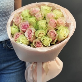 Букет из 21 нежной розы (40 см) в Реутове