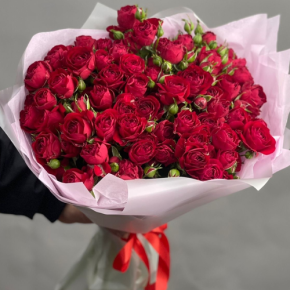Букет из 17 красных кустовых пионовидных роз (50 см) в Реутове