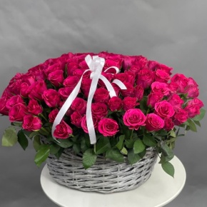 Композиция в корзине из 101 малиновой розы (40 см) в Реутове