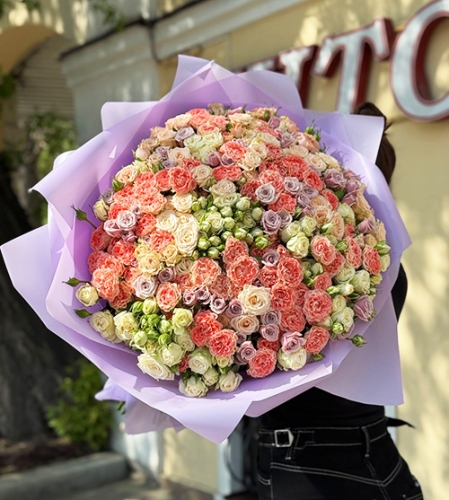 Букет из 101 кустовой розы микс в Реутове